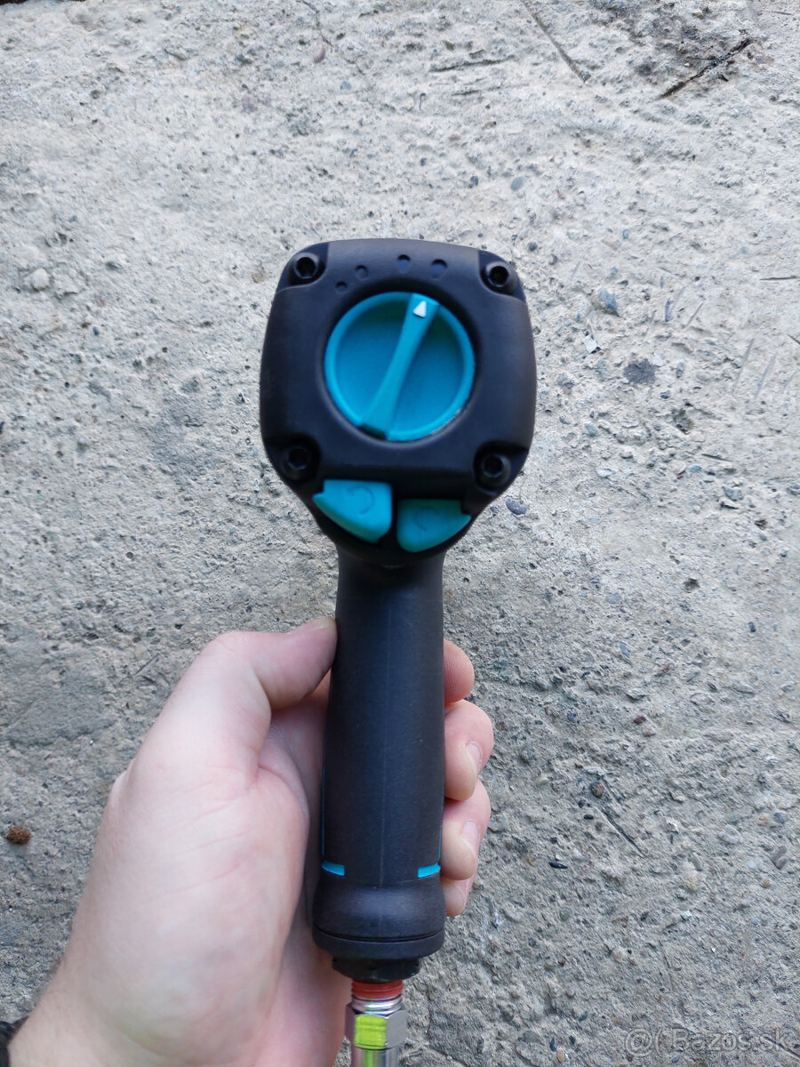 Razovy uťahovak - 3