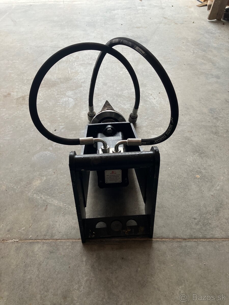 Predám štiepaci kužeľ na minibager - 3