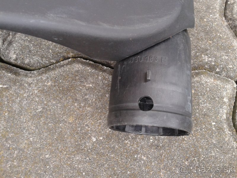 Kryt motora VAG - 030 129 607 BD VW POLO 6n - 3