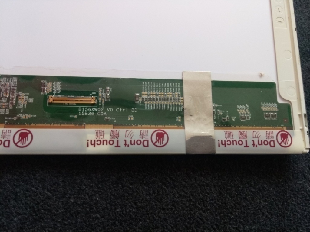 predám 15,6" LED LCD display 40 pin ,napájanie vpravo - 3