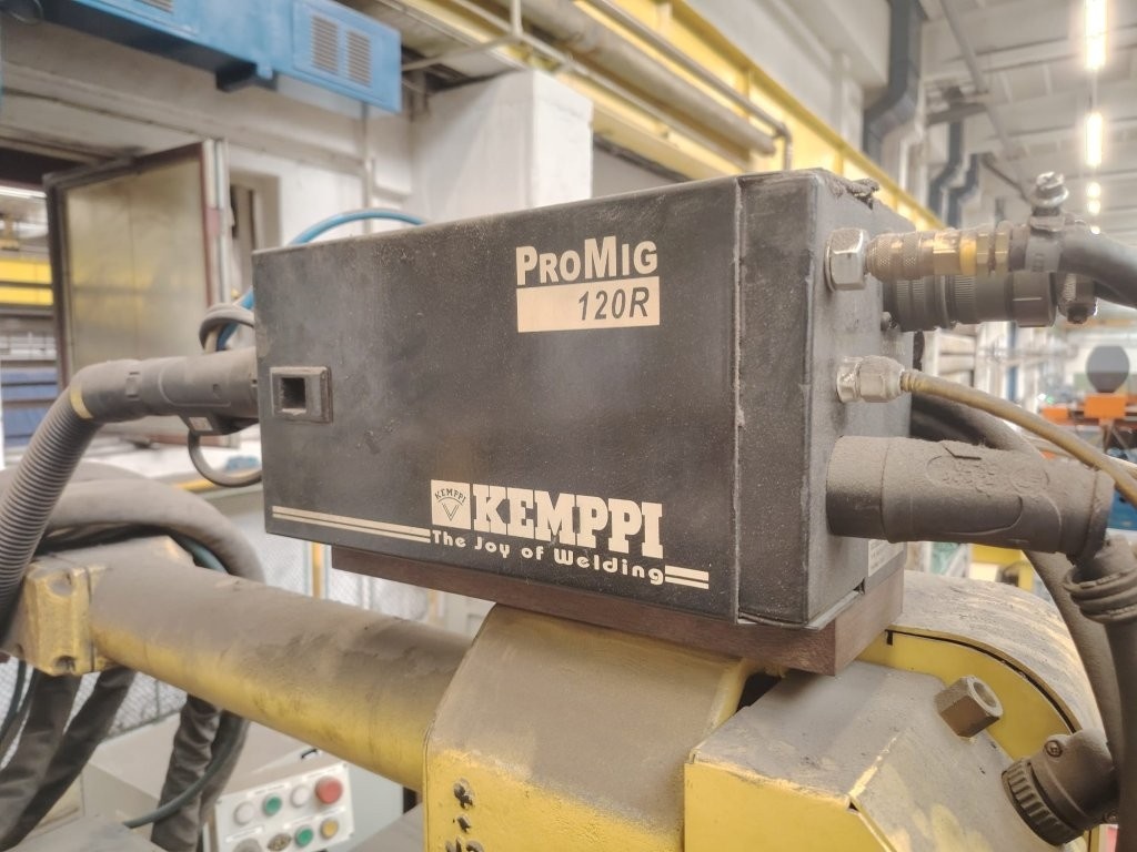 Průmyslový robot FANUC R - 3