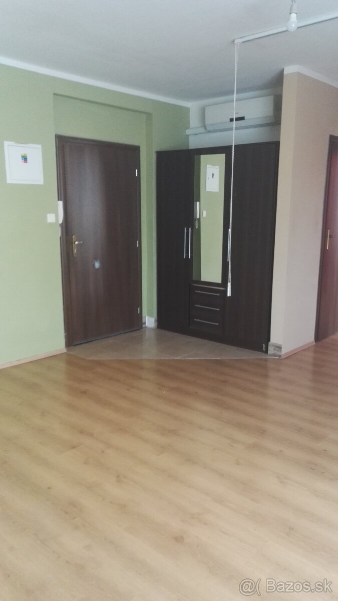 Prenajmem dvojizbový byt - 3