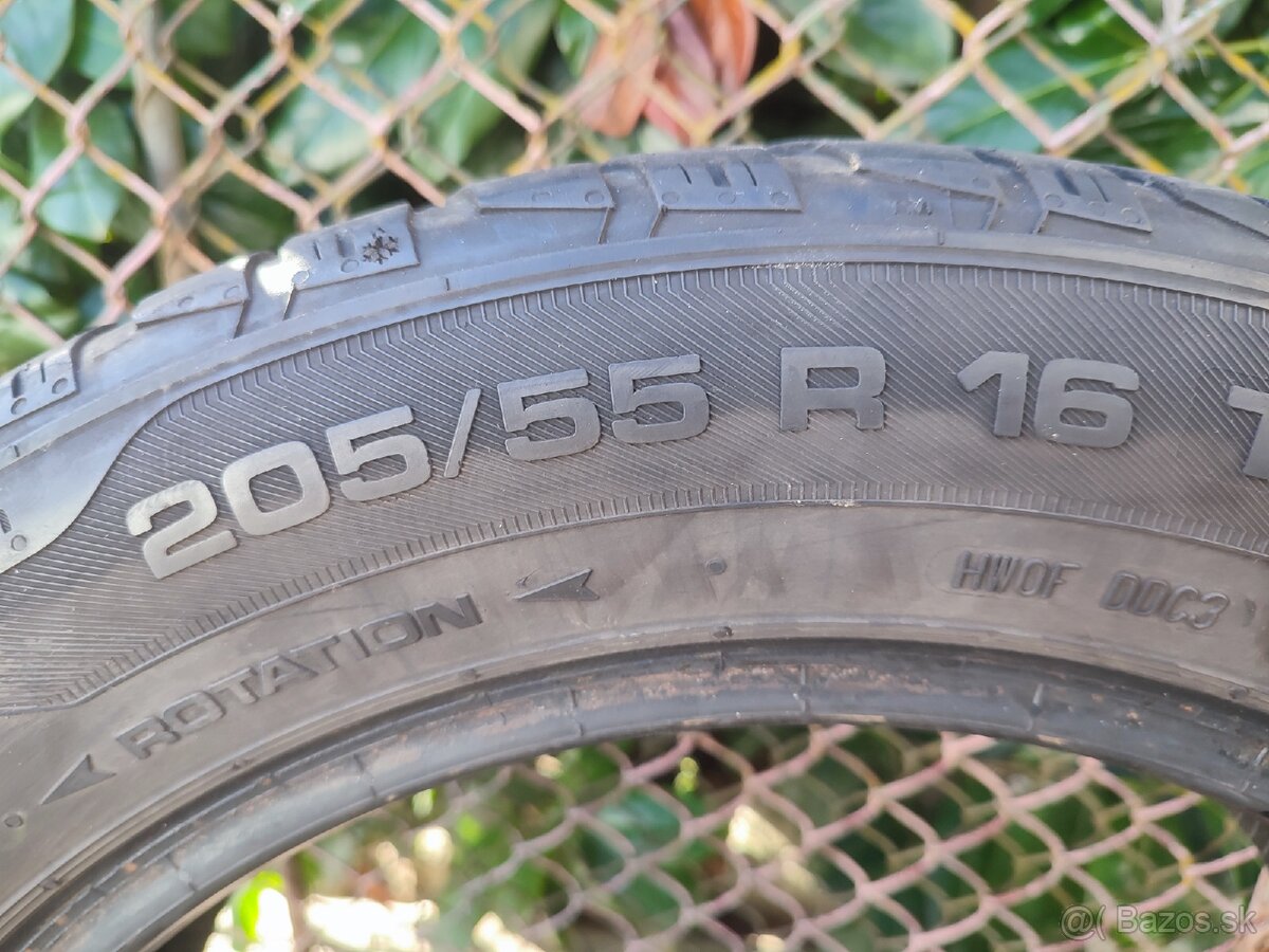 Predám zimne gumy 205/ 55 r16 2 kusy - 3