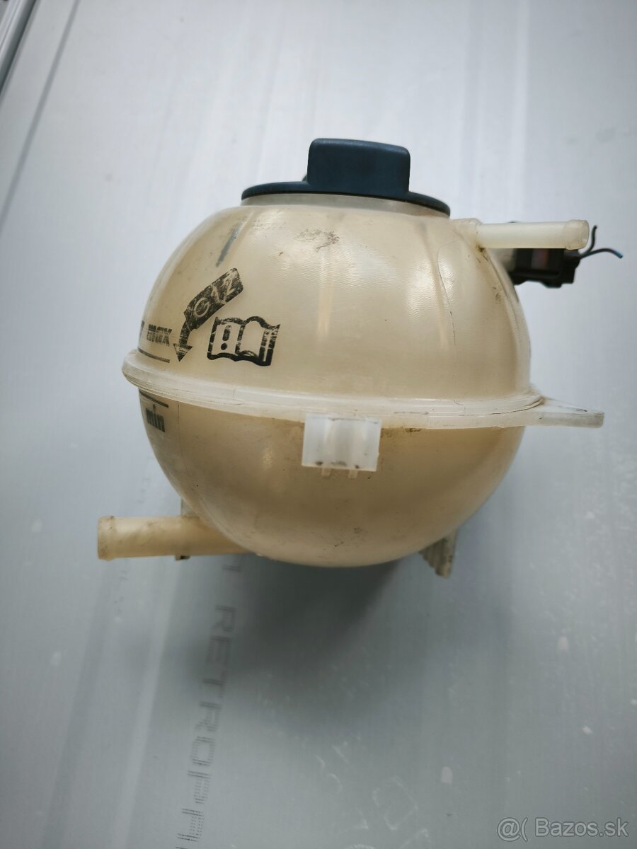 Predám nádržku chladiacej kvapaliny - 3