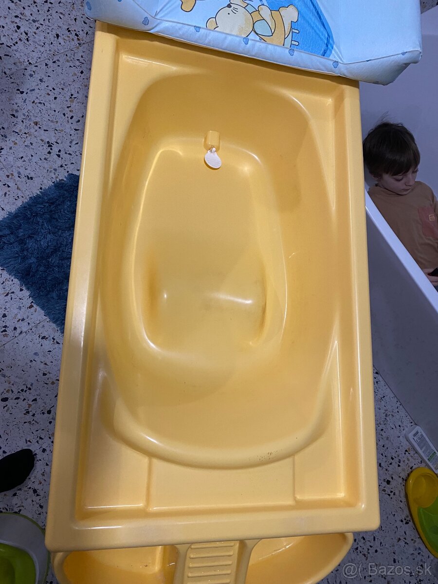 Predam detsky prebalovaci pult s vanickou - 3