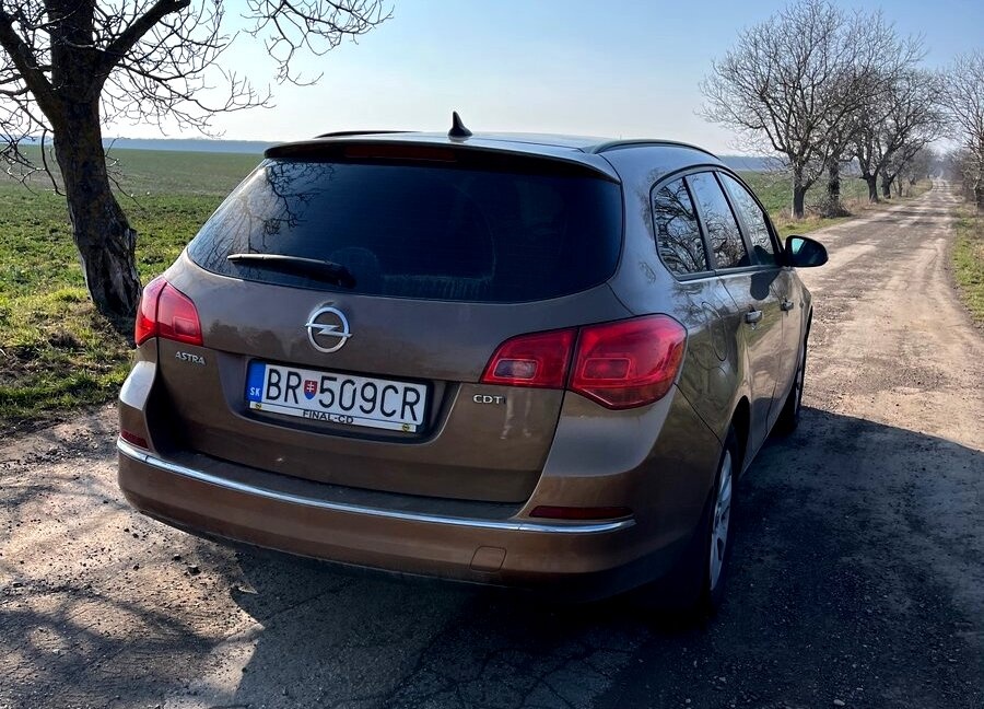 Opel Astra 1.6 kombi, r.v.2015 - 3