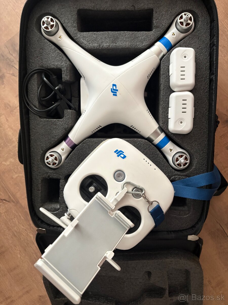 Predám dron DJI Phantom 3 4K + prepravný batoh a 2 batérie - 3