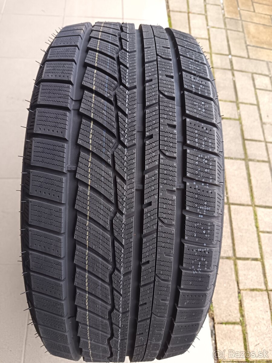 pneumatika 235/45 R18, 1kus - 3