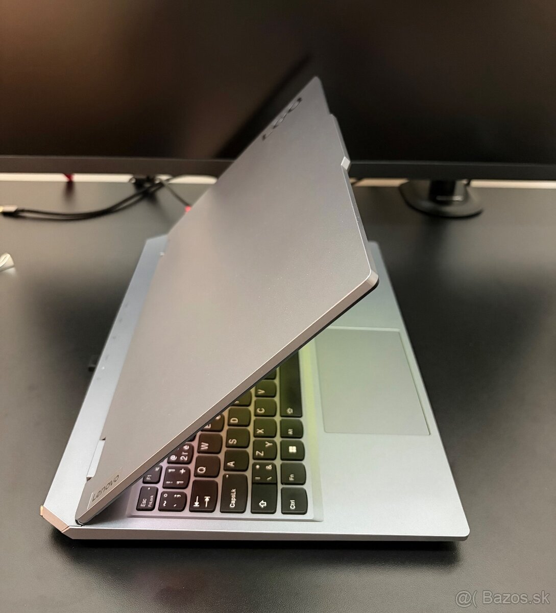 Lenovo LOQ 15IRX9 - 3