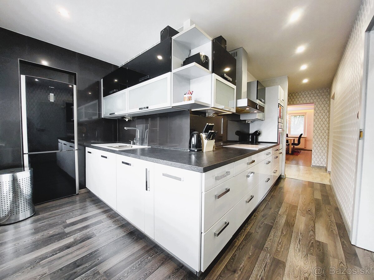 Ojedinelý 4+1 izbový byt s dvomi pivnicami a parkovaním, - 3
