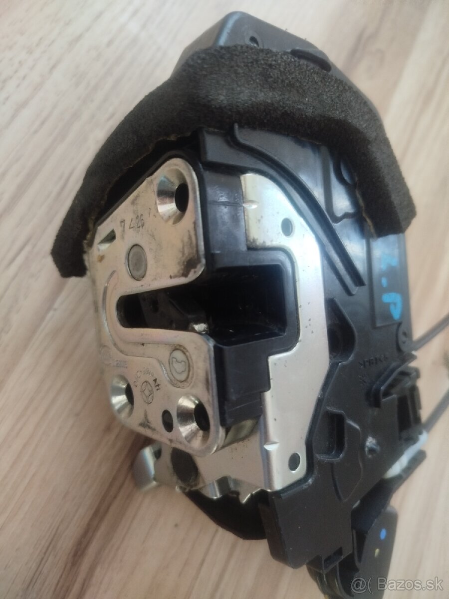 Zámok na Nissan x trail t31 - 3