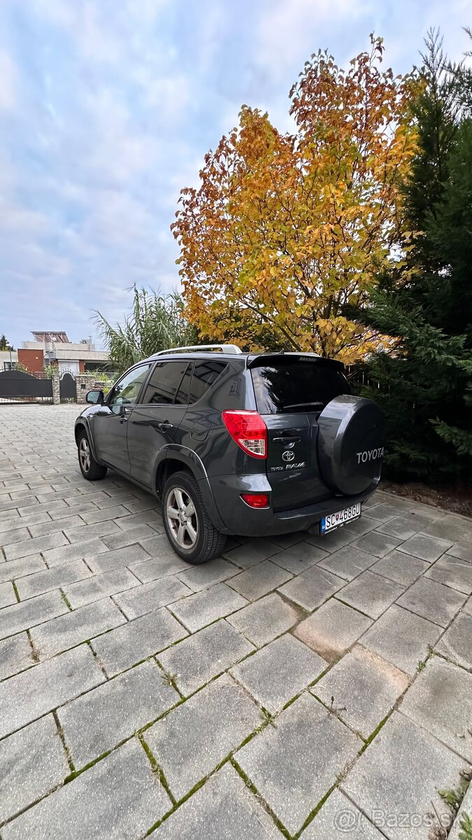 Predám toyota RAV4 4x4 - 3