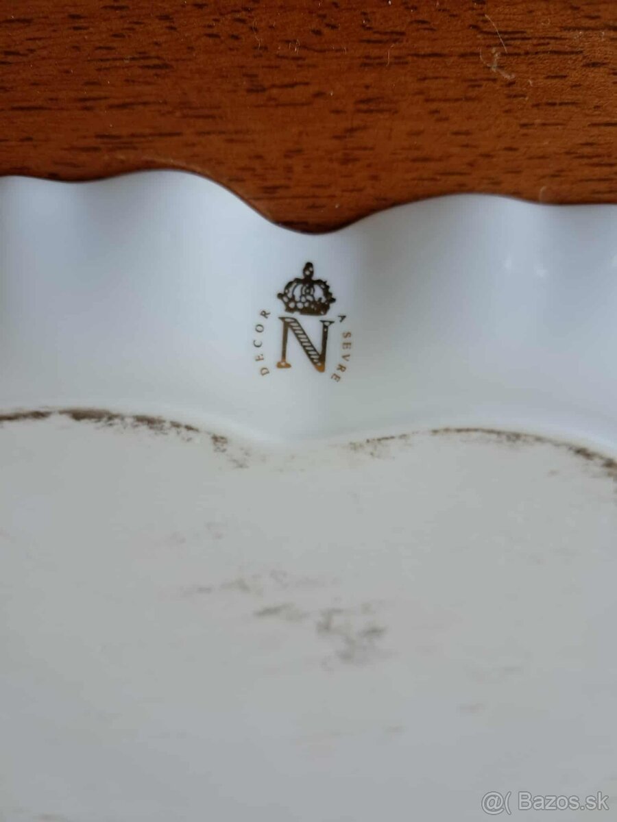 Nadherna TACKA - - 3