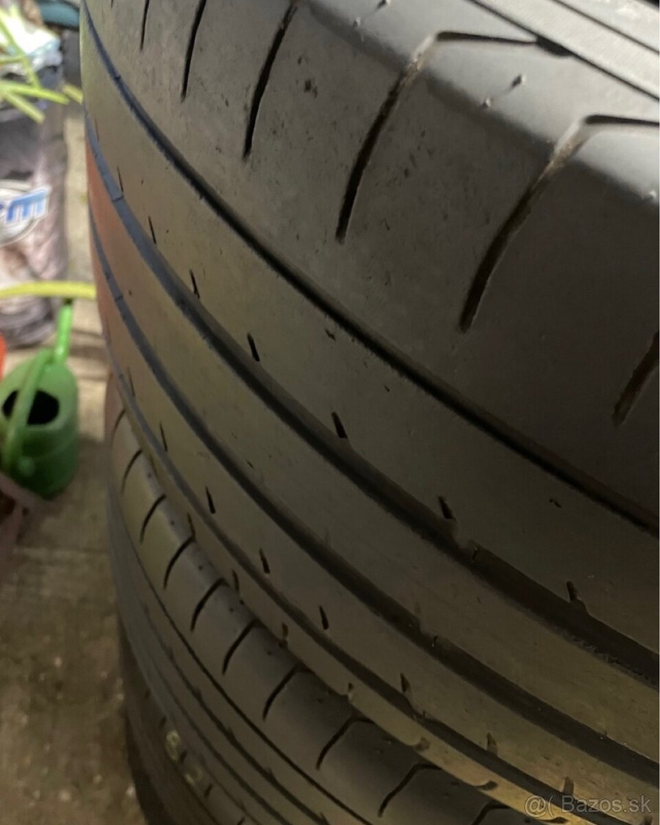 Yokohama 285/40 R21 letné - 3
