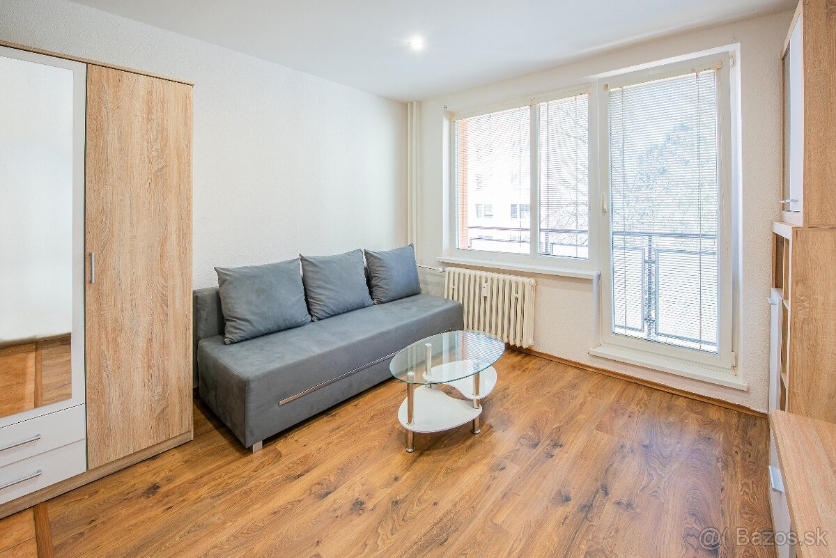 REZERVOVANÉ - Garsonka s balkónom na sídlisku Banisko - 3