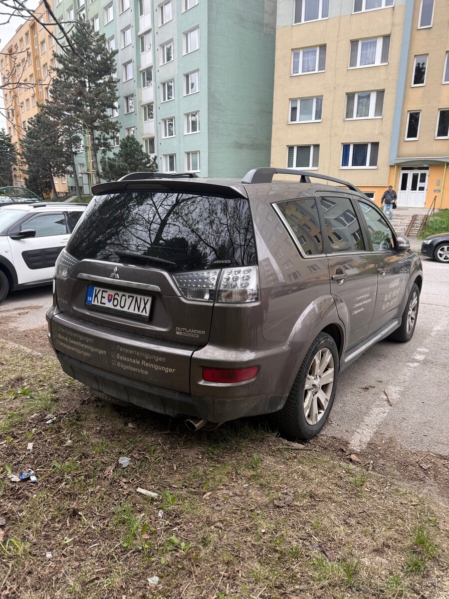 Mitsubishi Outlander - 3