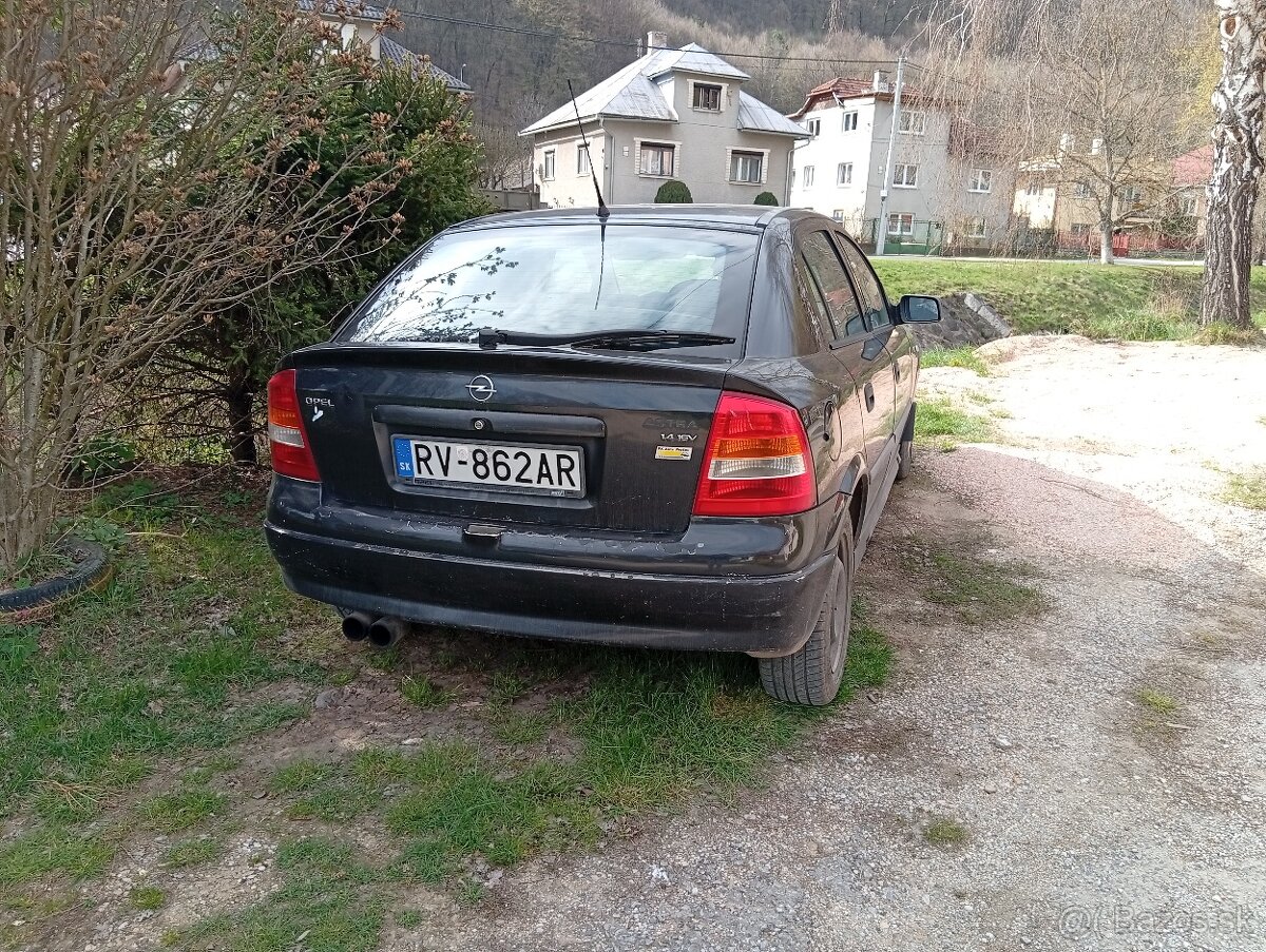 Predám Opel Astra 1.4 - 3