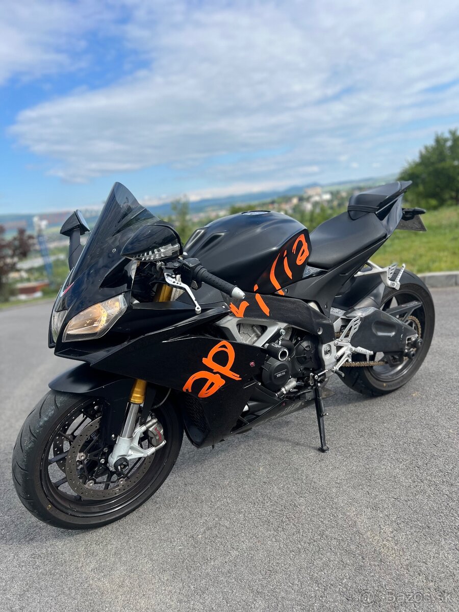 Aprilia RSV4 - 3
