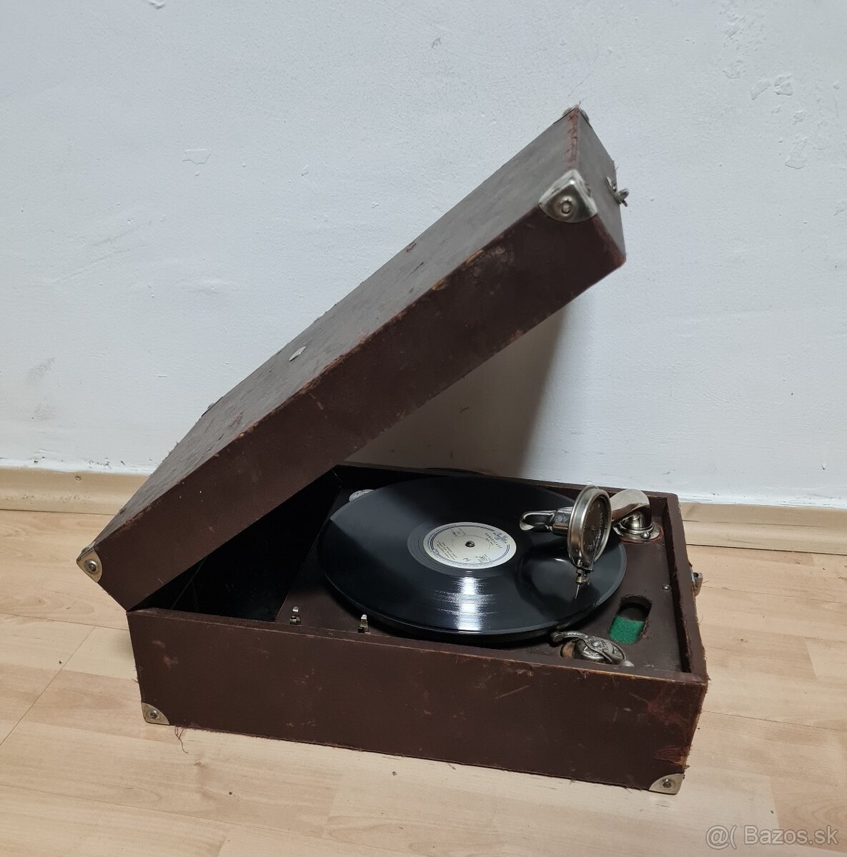 Starý kufríkový gramofón - Mars Pracision - 3
