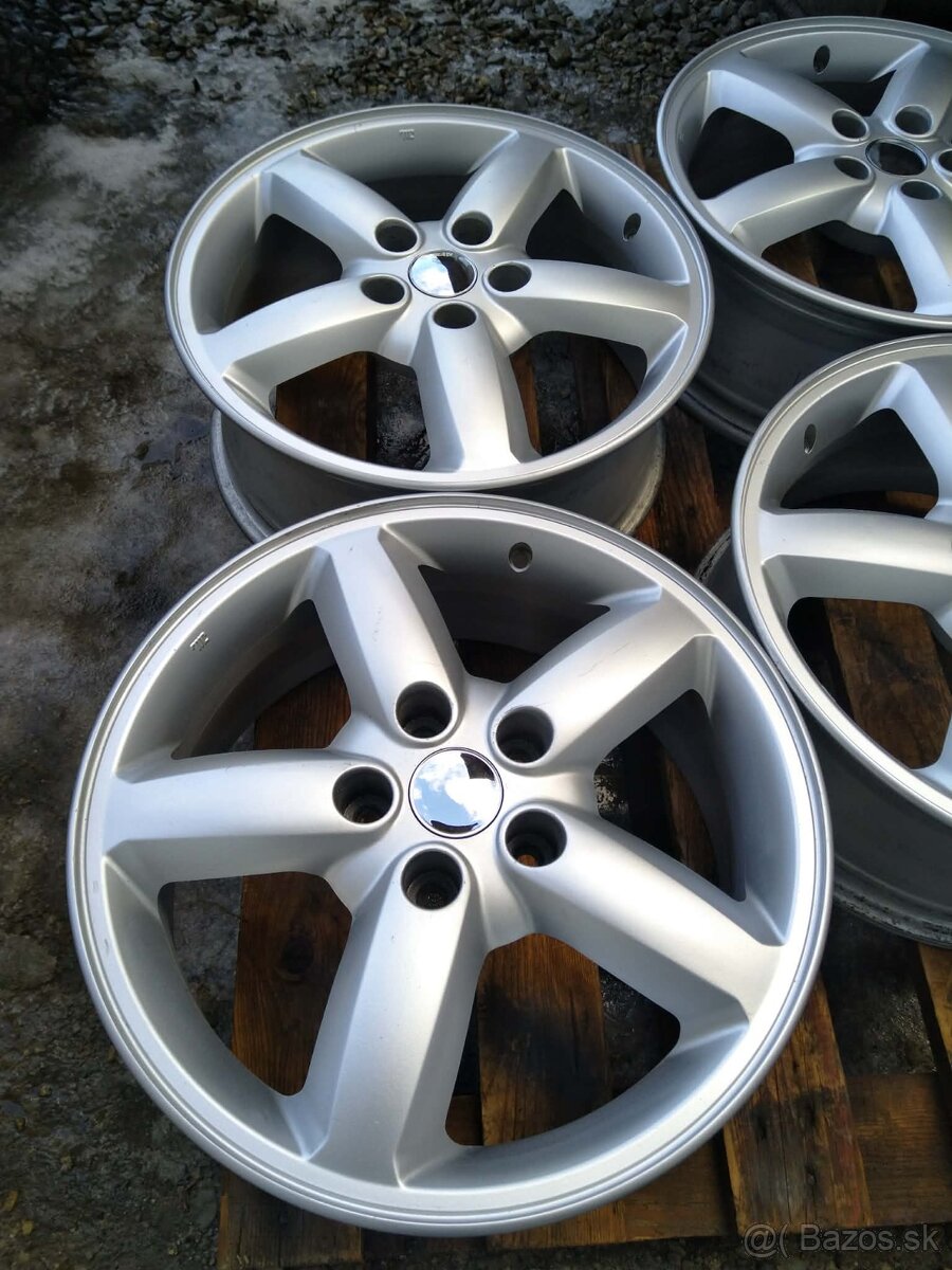 Alu 5 x 114,3 R 17 + pneu. - 3