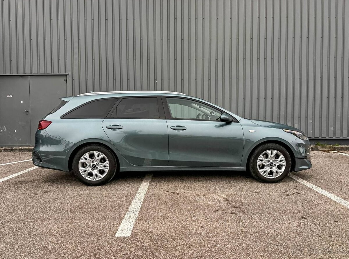 Kia Ceed SW 1.5 T-GDi Silver A/T - 3