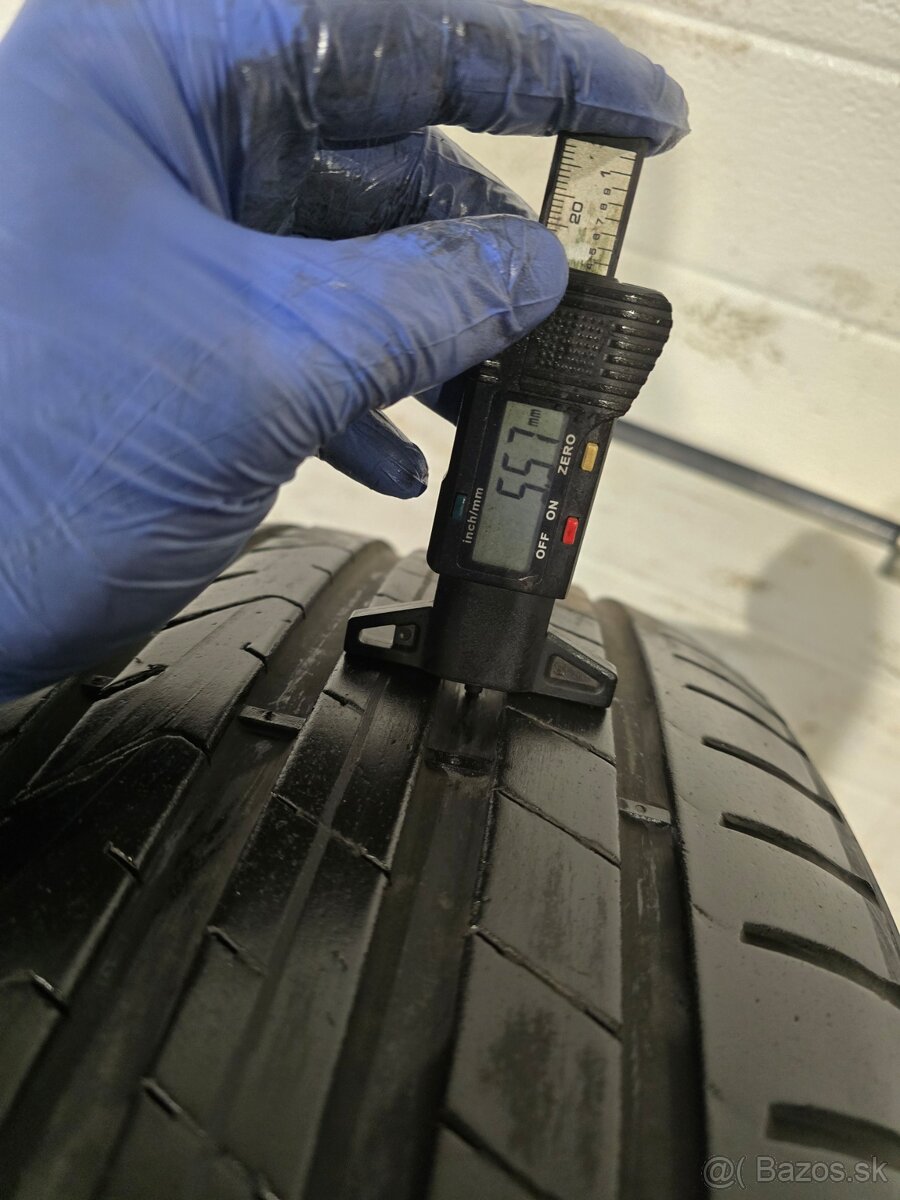 Letné Pneu Pirelli Pzero 235/45 R21 - 3