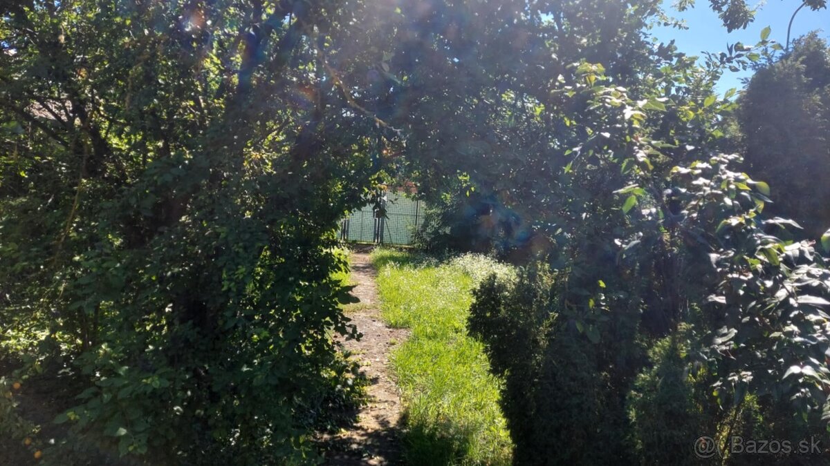 Očkov - Krásny viacgeneračný RD, 698 m2 pozemok na predaj - 3