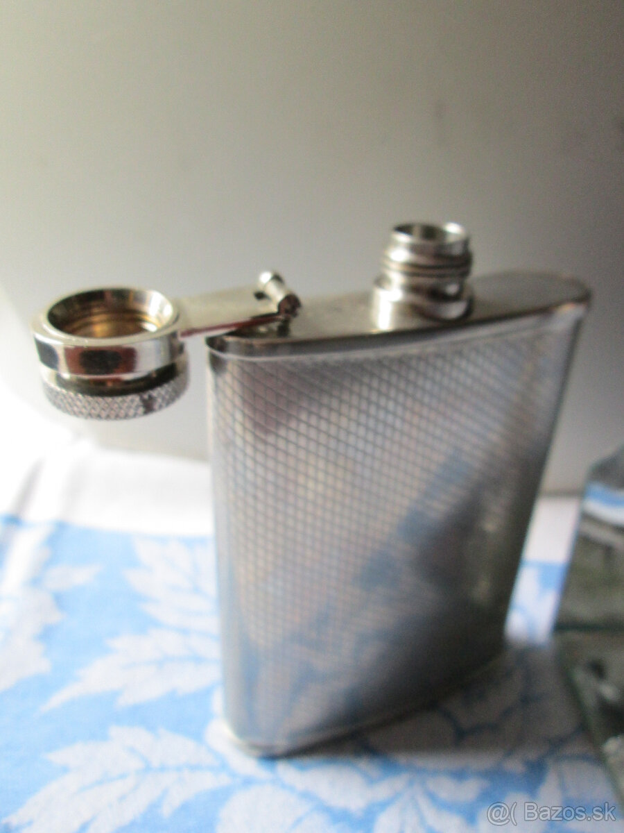 ploskačka, stojan na pero - obidva nové - 3