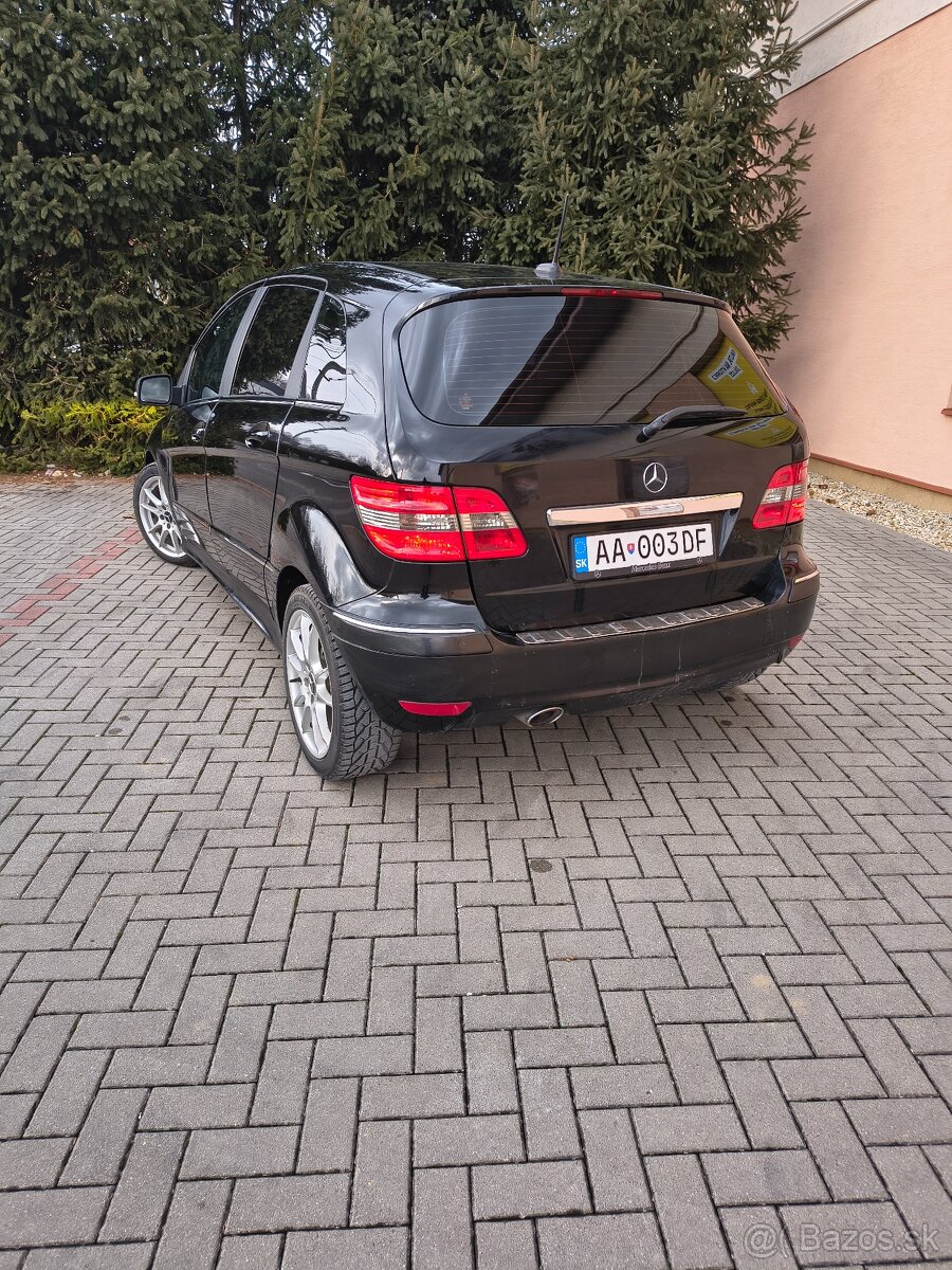 Mercedes Benz B 180, 2011 r v - 3