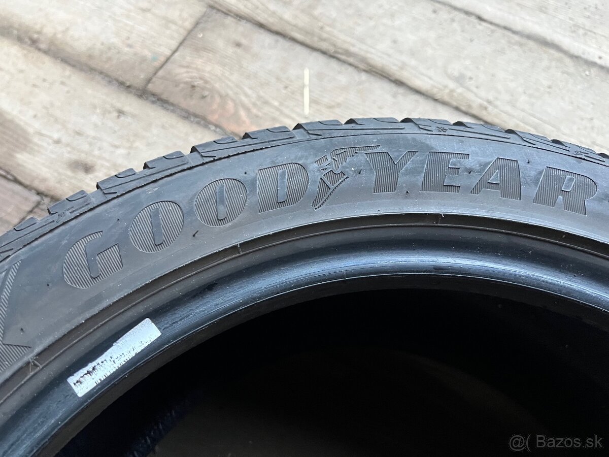 245/45R17 99V Good Year Ultra Grip Performance - 3