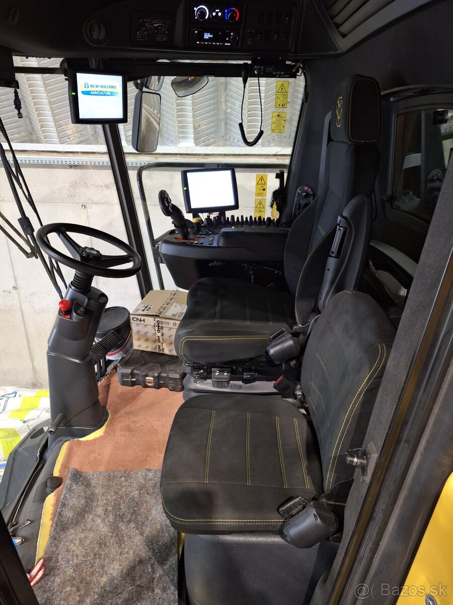 Predám kombajn New Holland CR 8.90 - 3