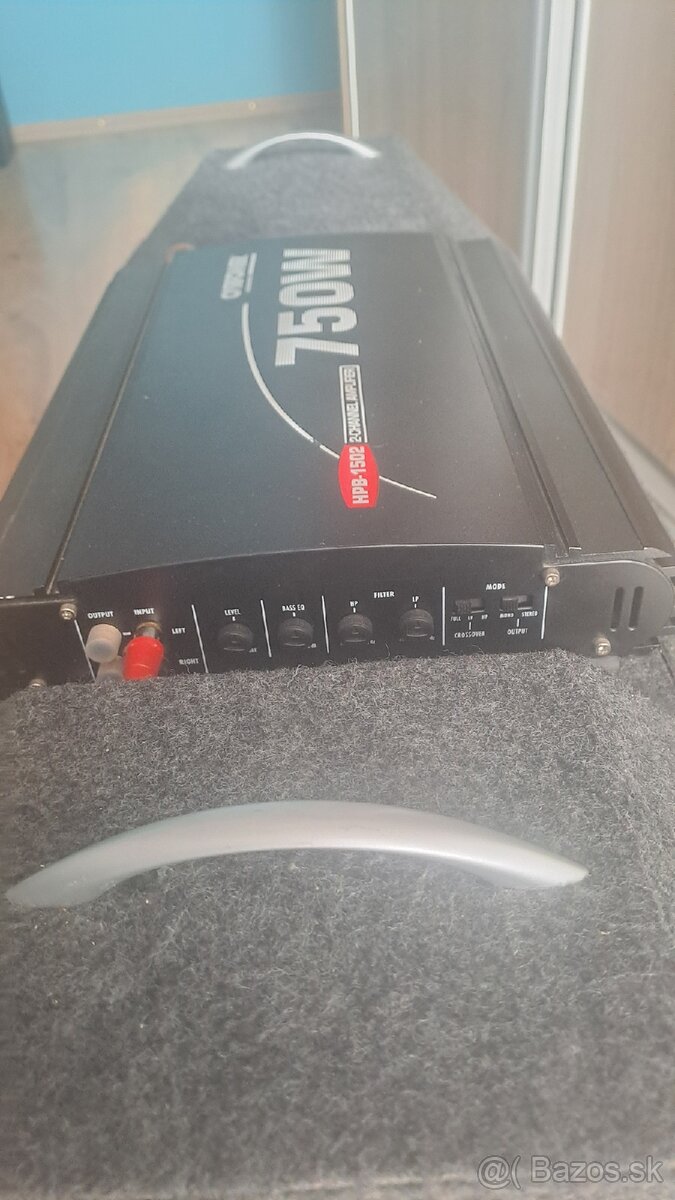 Predám subwoofer do auta 750W - 3