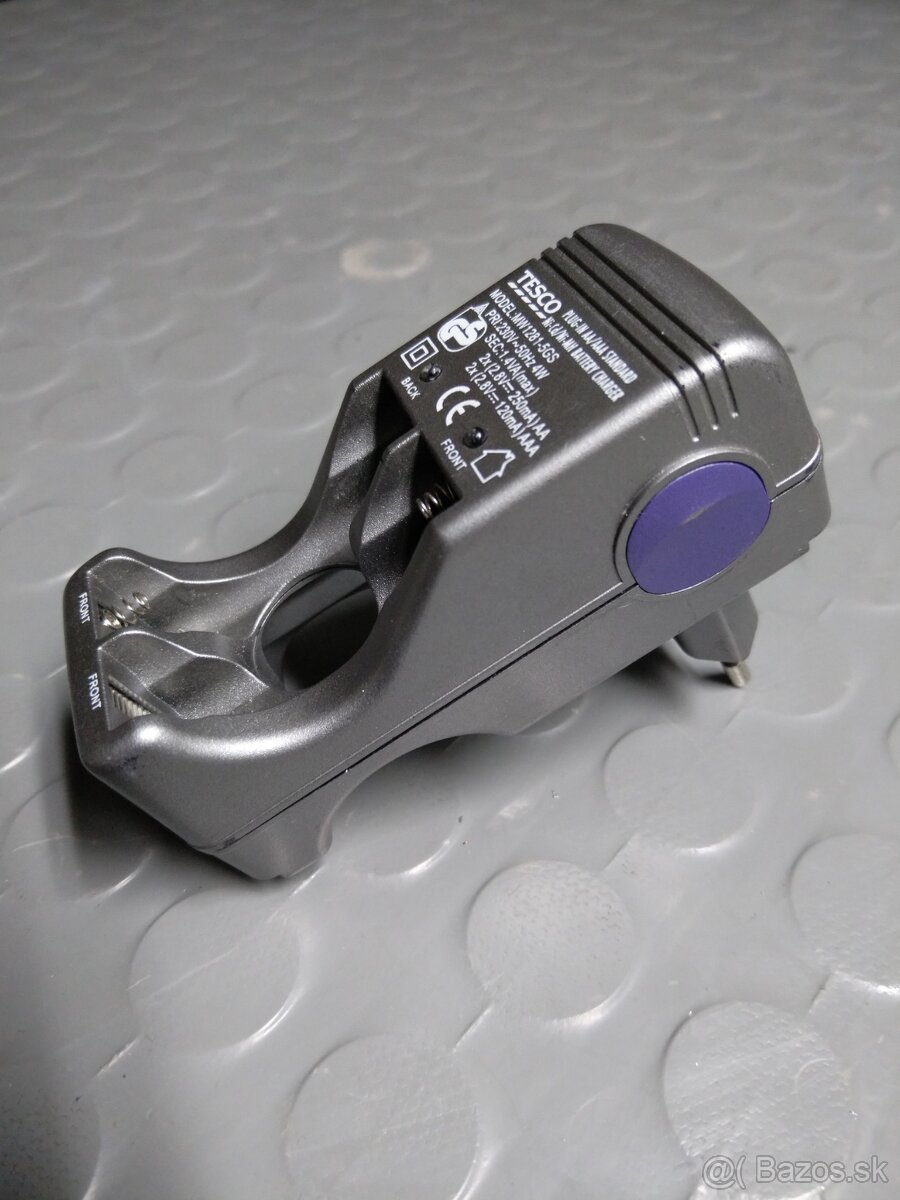 Nabíjačka baterií 4xAA alebo 4x AAA - 3