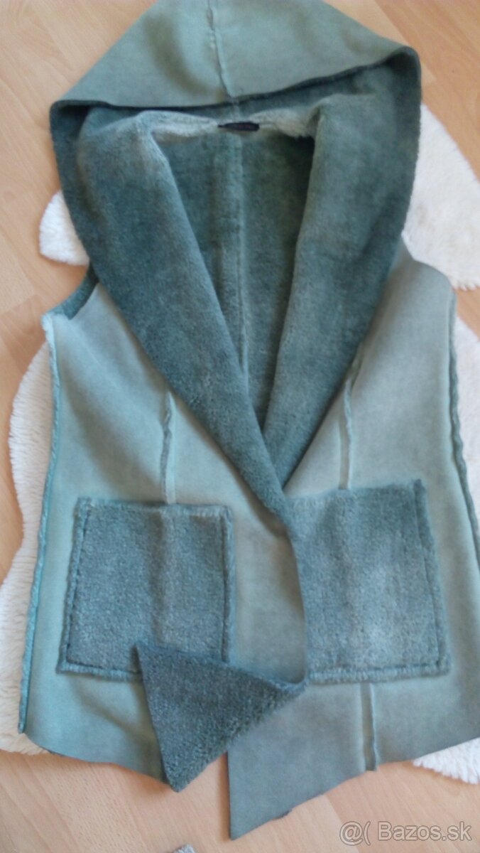 Teplá dámska vesta s kapucnou S-M - 3