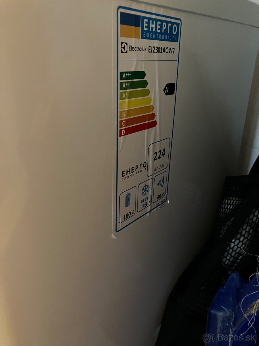Chladnička s mrazničkou elektrolux EJ2301AOW2 - 3