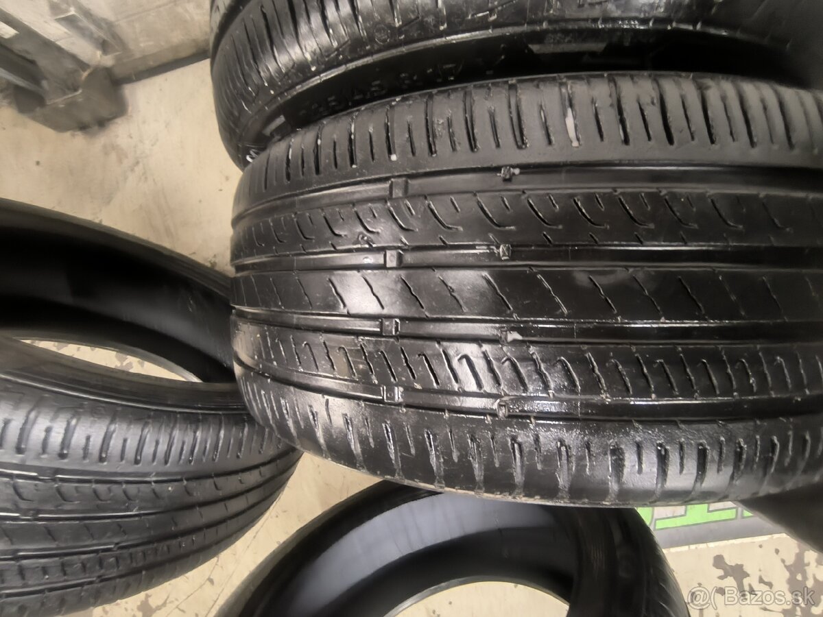Predám pneumatiky Barum letné 235/45R17 - 3