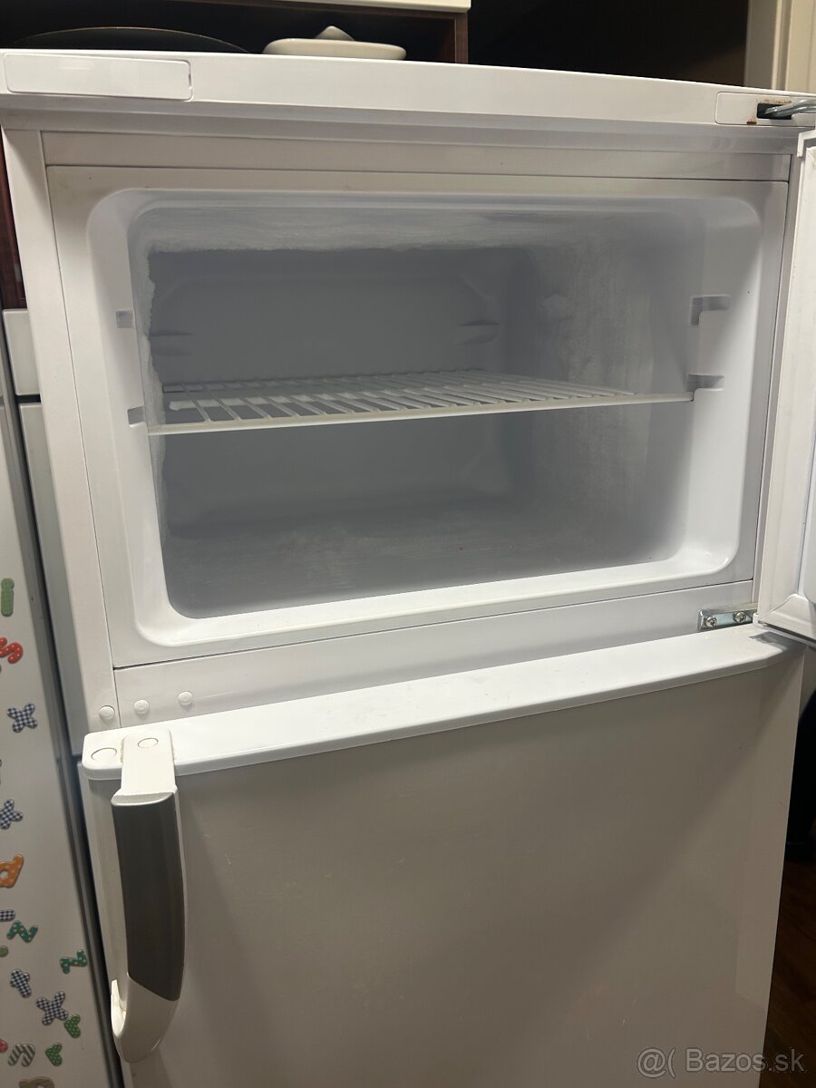Chladnicka s mraznickou Beko - 3