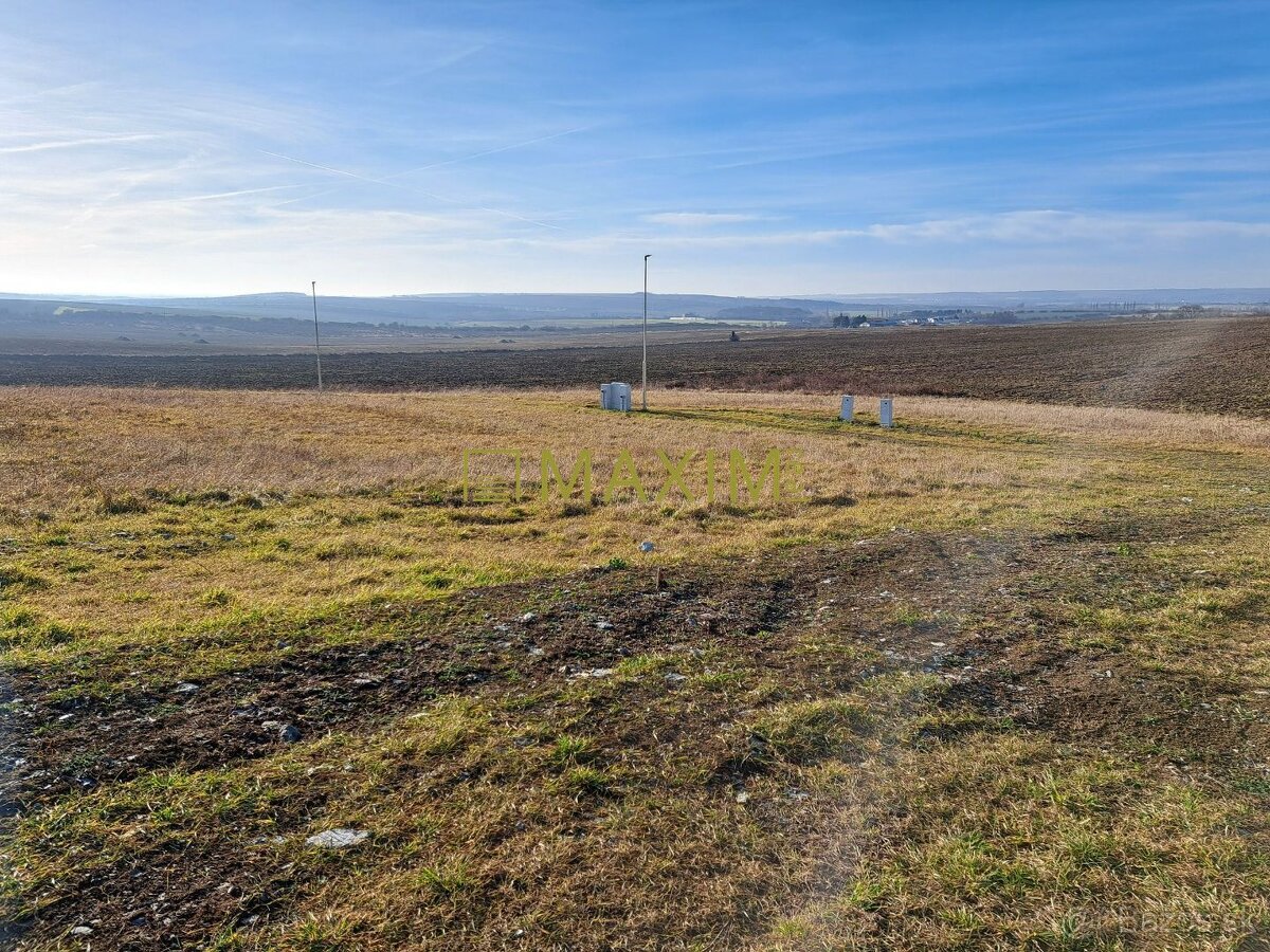 Stavebný pozemok 601 m2 v Štitároch - 3