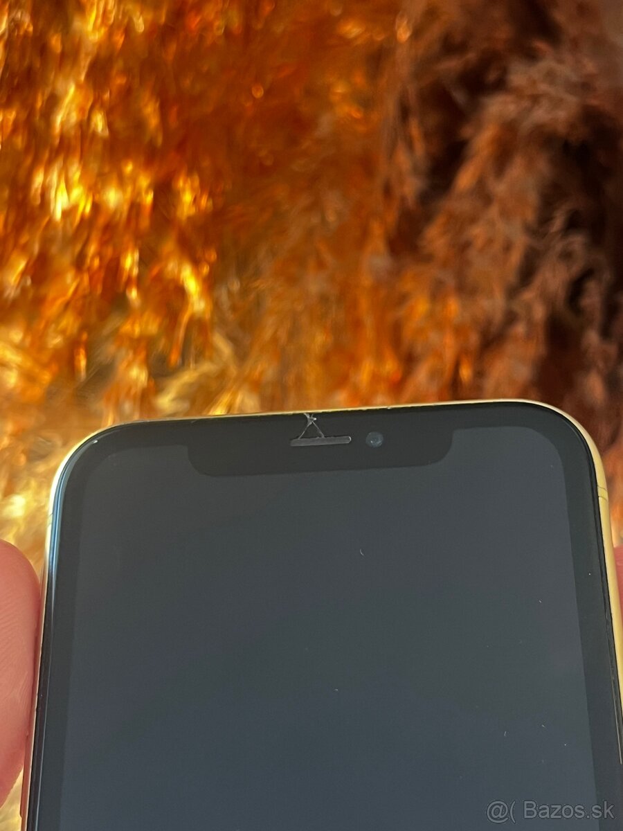 Apple iPhone XR 128GB - 3