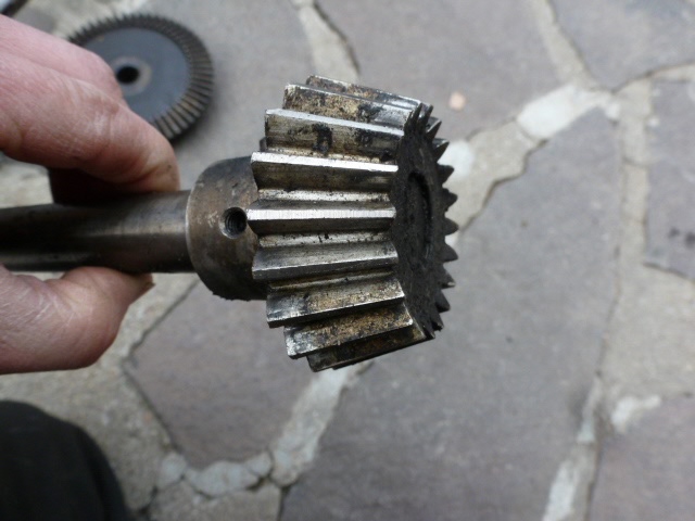 Uhlový prevod 3:1 opačne. - 3