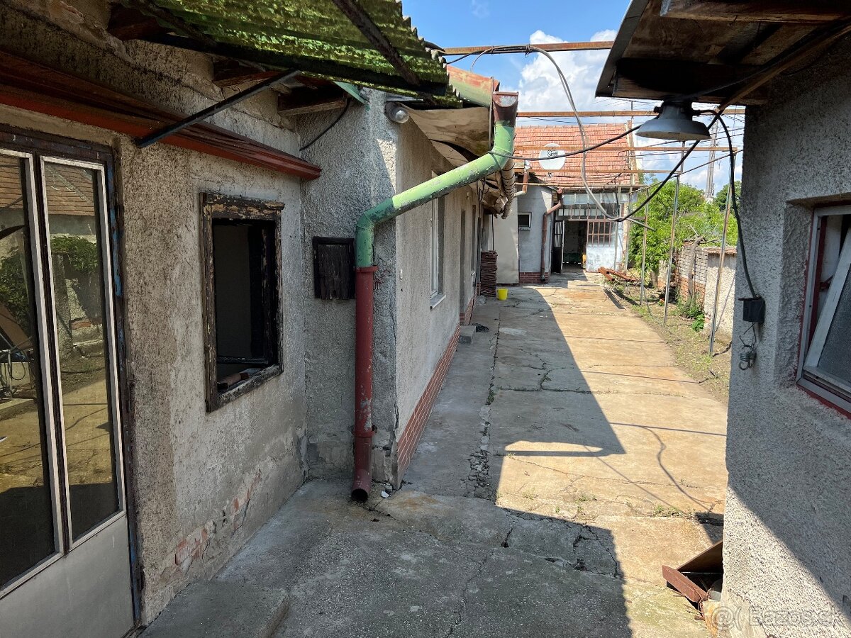 Pozemok 1364m2 s RD - 3