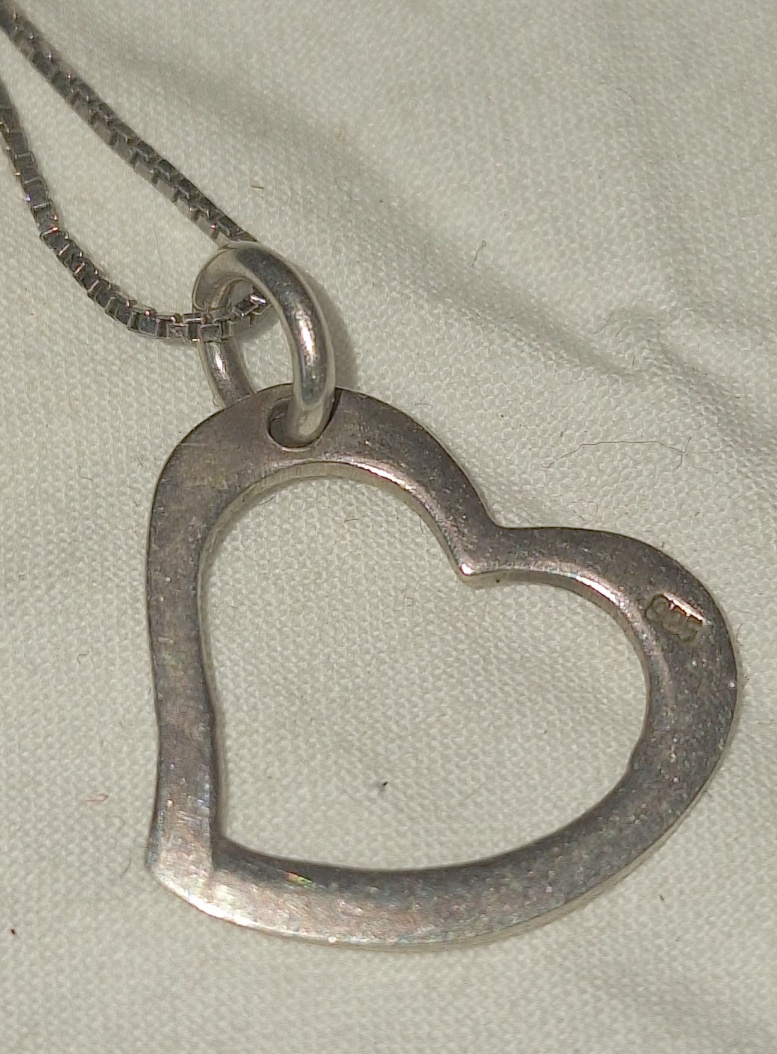 STRIEBORNÝ NÁHRDELNÍK - 3