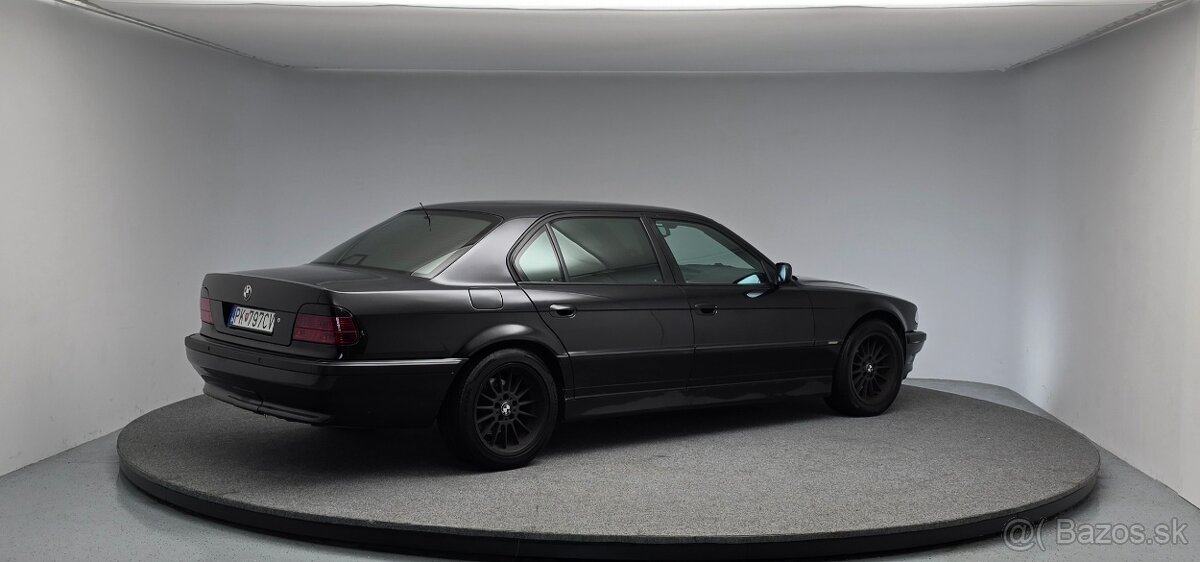 Predám BMW E38 740iL facelift - 3