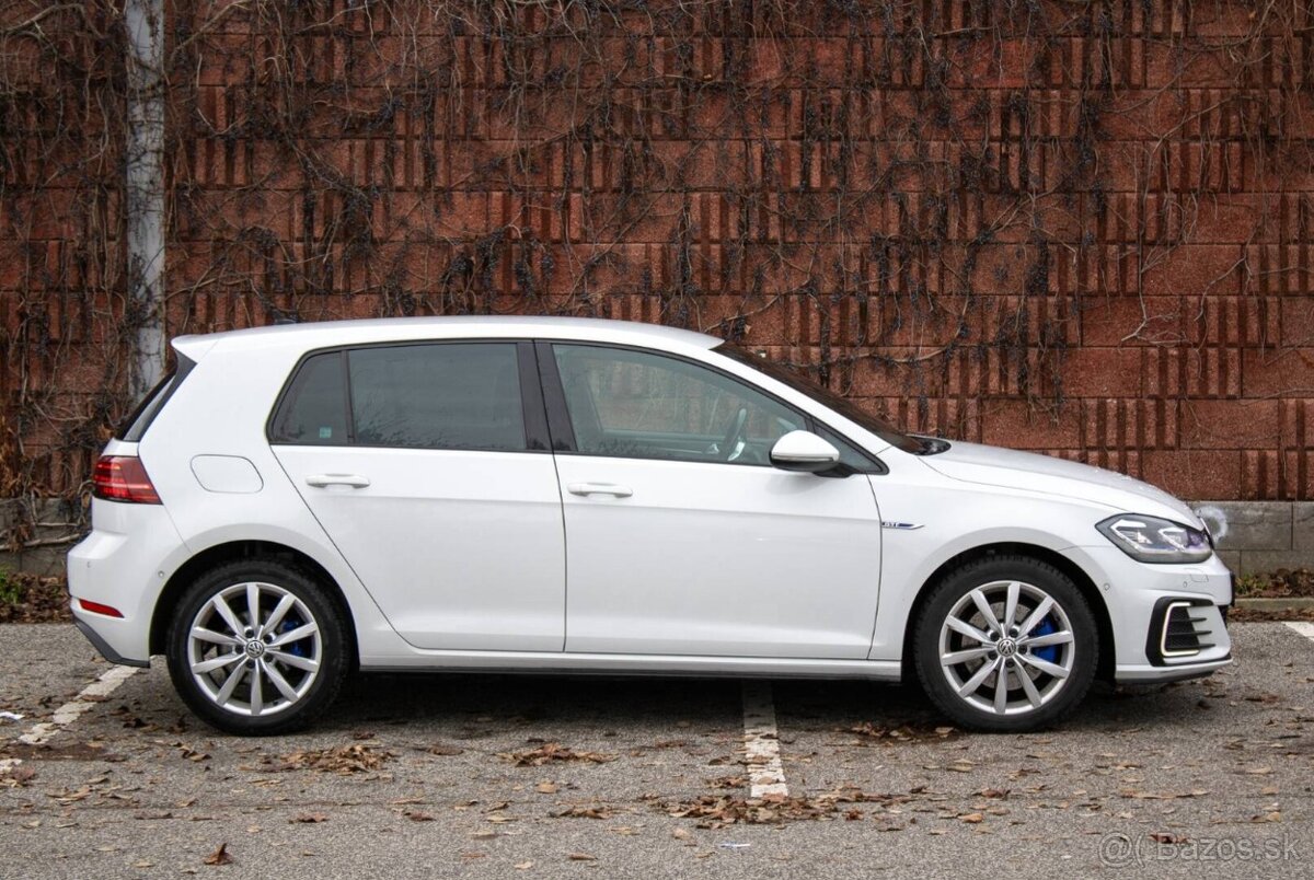 Volkswagen Golf GTE 1.4TSI Hybrid - 3