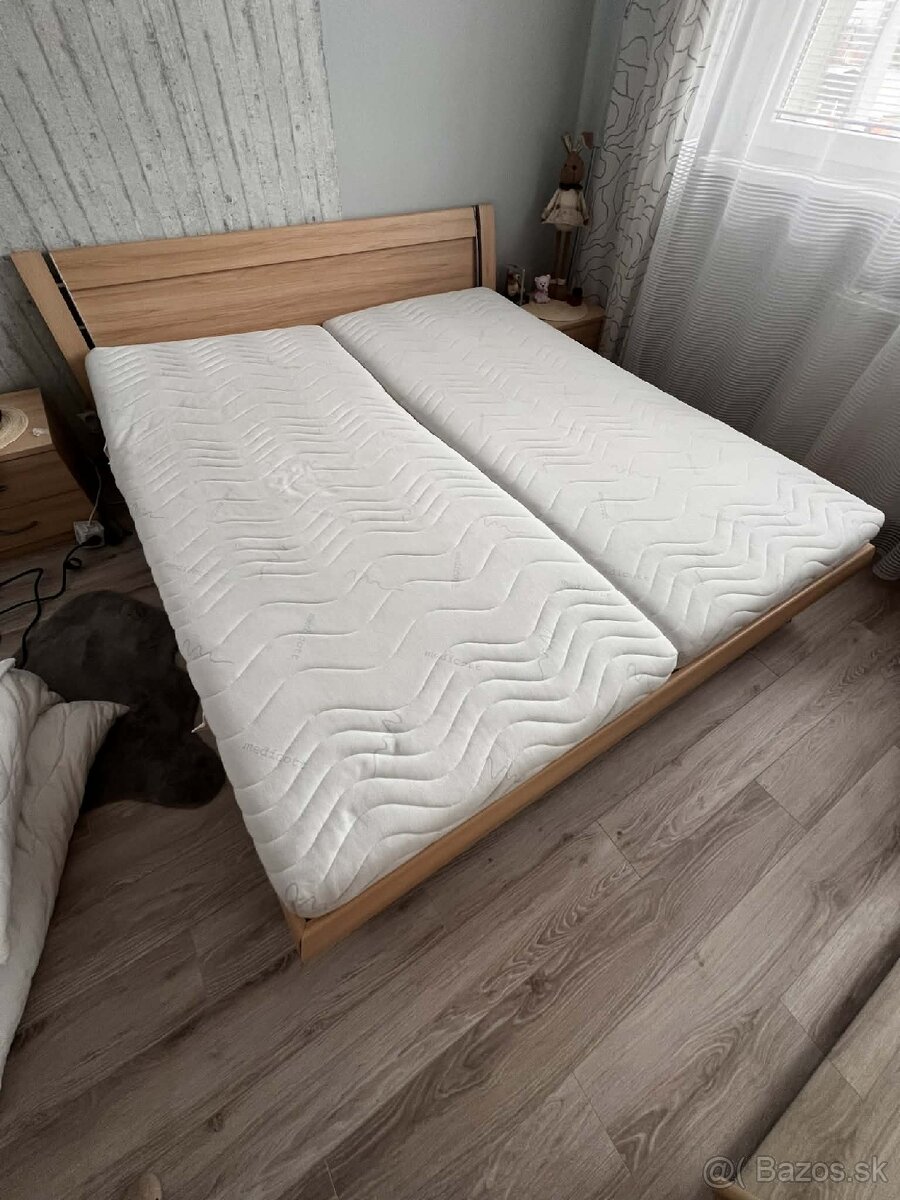 Postel + dva nočne stoliky - 3