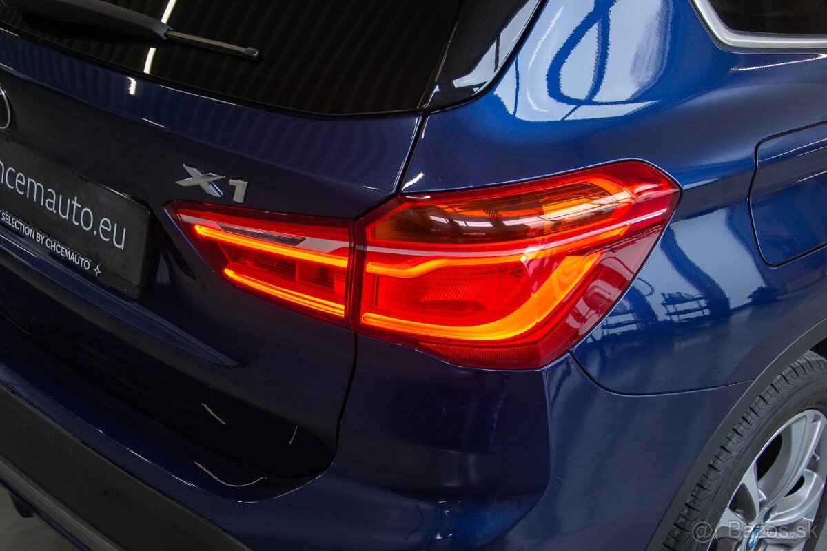 BMW X1 xDrive 20i A/T - 3