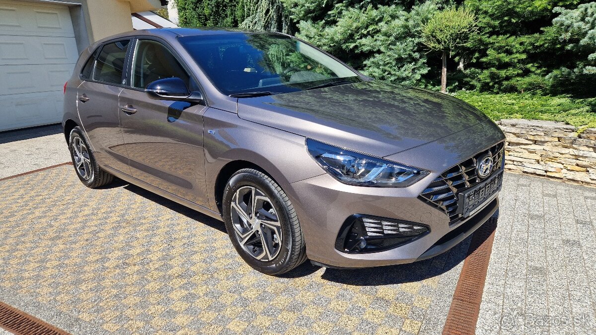 Hyundai i30 1,5 GDi 117kW Edícia 30, 7/2021 - 3