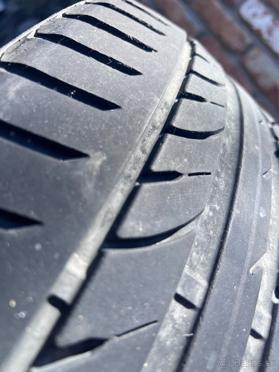 235/35 R19 Letne - 3