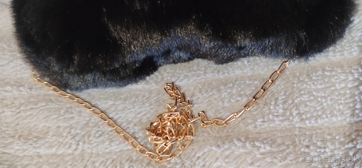 čierna plyšová kabelka - 3