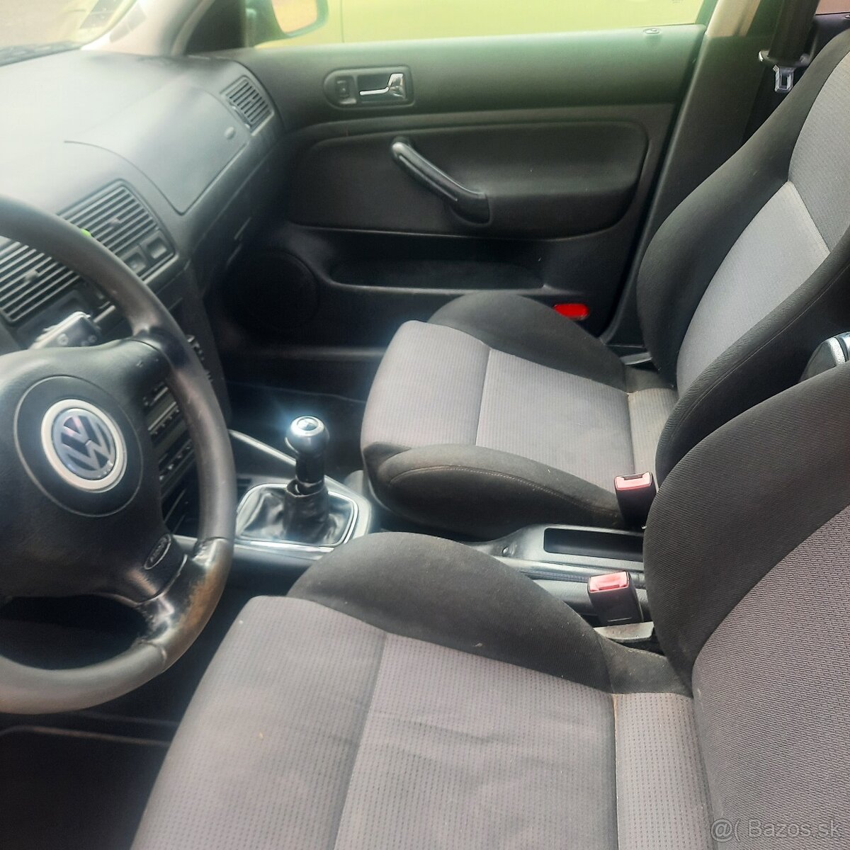 Predám- Volkswagen Golf - 3